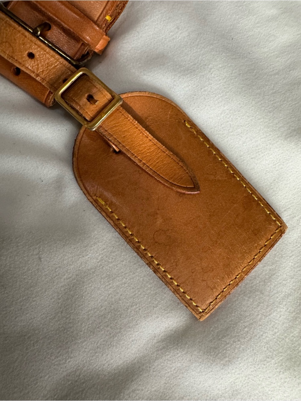 Louis Vuitton Genuine Leather Luggage Tag - Picture 2 of 9